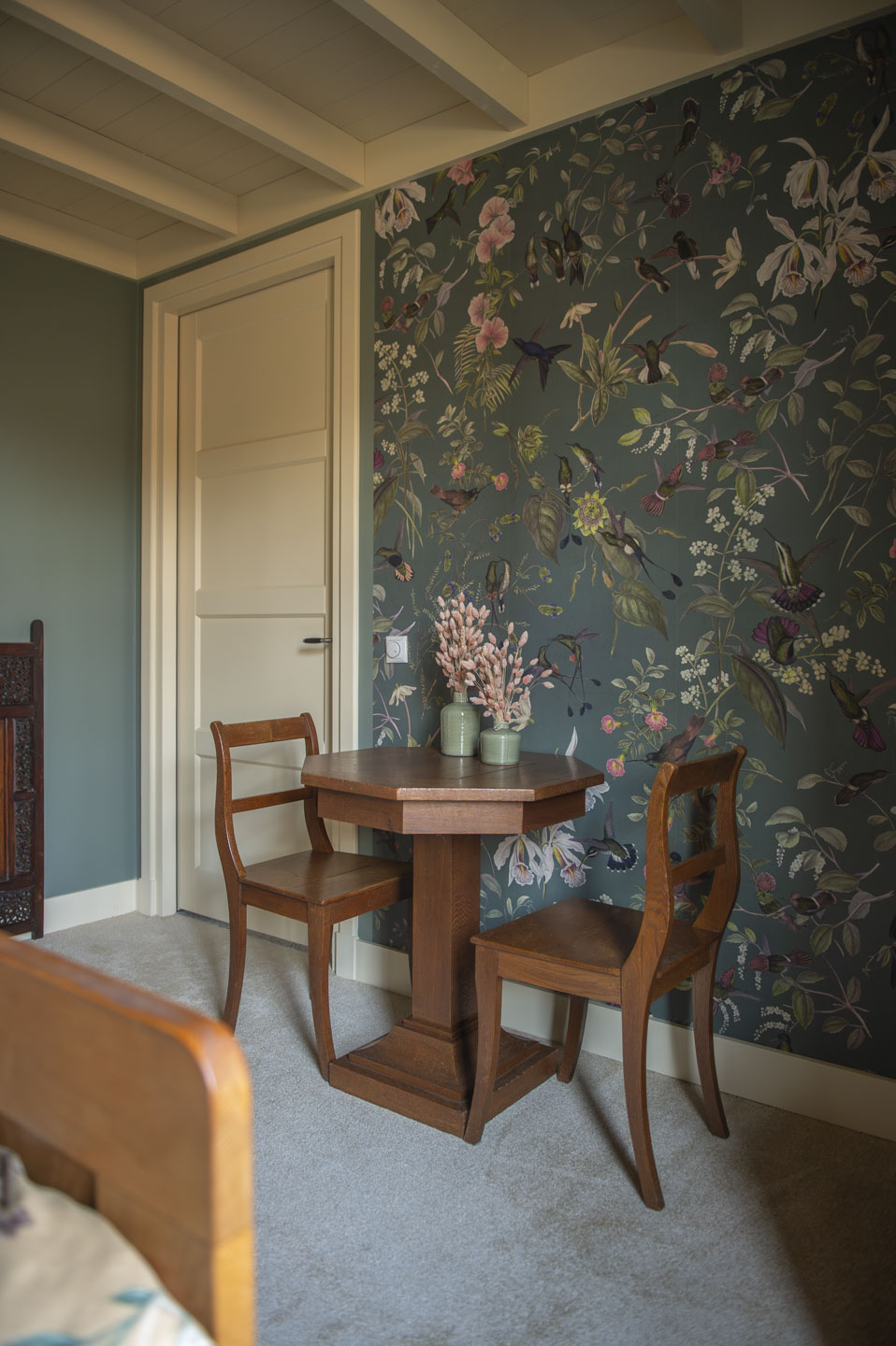 Patroonbehang professioneel uitgevoerd in een woning